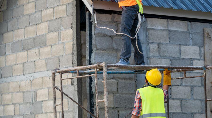 Professional residential roofers in Britt, IA